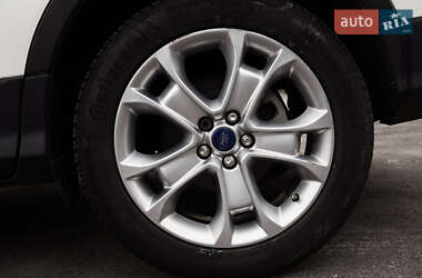Внедорожник / Кроссовер Ford Escape 2015 в 