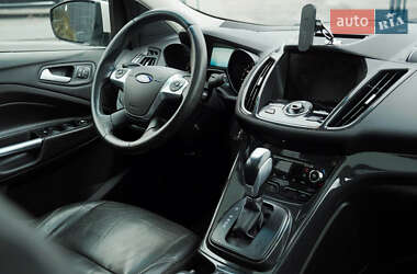 Внедорожник / Кроссовер Ford Escape 2015 в 