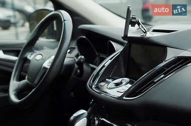 Внедорожник / Кроссовер Ford Escape 2015 в 