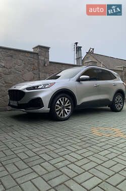 Внедорожник / Кроссовер Ford Escape 2019 в 
