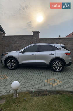 Внедорожник / Кроссовер Ford Escape 2019 в 