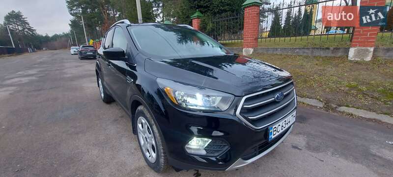 Внедорожник / Кроссовер Ford Escape 2018 в Львове