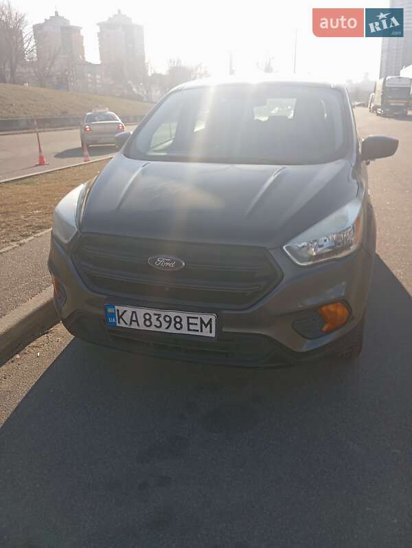 Внедорожник / Кроссовер Ford Escape 2017 в Киеве