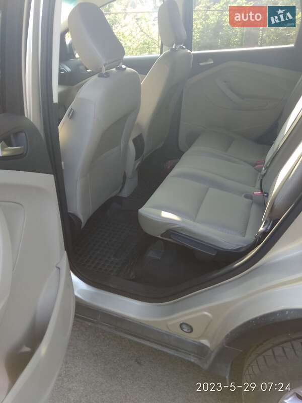 Внедорожник / Кроссовер Ford Escape 2018 в Львове