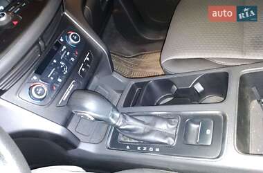 Позашляховик / Кросовер Ford Escape 2017 в 