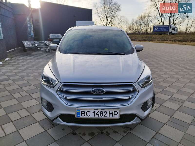 Позашляховик / Кросовер Ford Escape 2017 в 