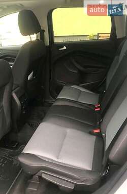 Позашляховик / Кросовер Ford Escape 2017 в 