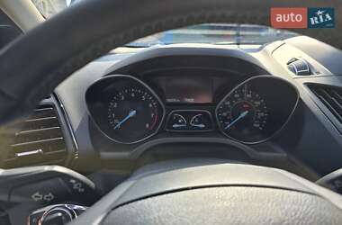 Внедорожник / Кроссовер Ford Escape 2018 в 