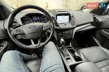 Внедорожник / Кроссовер Ford Escape 2018 в 