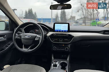 Позашляховик / Кросовер Ford Escape 2020 в 