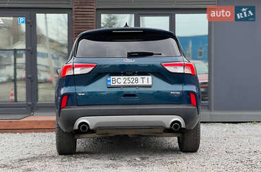 Позашляховик / Кросовер Ford Escape 2020 в 