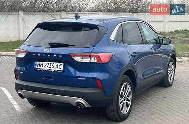 Позашляховик / Кросовер Ford Escape 2022 в 