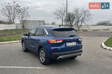 Позашляховик / Кросовер Ford Escape 2022 в 