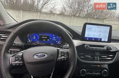 Позашляховик / Кросовер Ford Escape 2022 в 