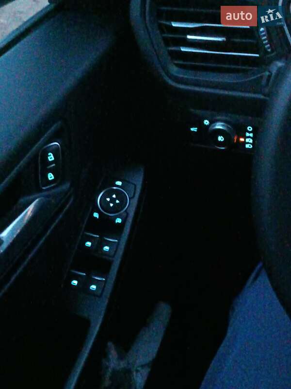 Внедорожник / Кроссовер Ford Escape 2021 в Киеве