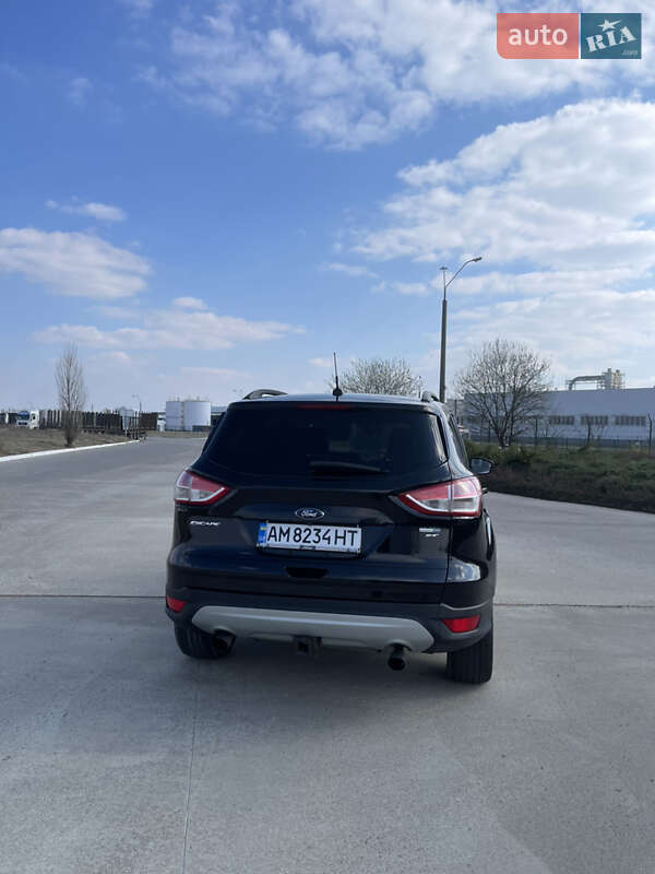 Внедорожник / Кроссовер Ford Escape 2015 в Коростене