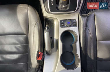Внедорожник / Кроссовер Ford Escape 2012 в 