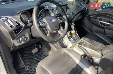 Внедорожник / Кроссовер Ford Escape 2012 в 