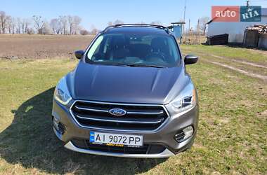 Внедорожник / Кроссовер Ford Escape 2017 в 