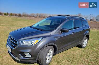 Внедорожник / Кроссовер Ford Escape 2017 в 