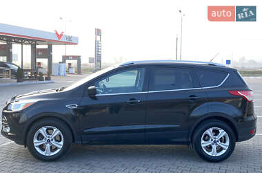 Позашляховик / Кросовер Ford Escape 2015 в 