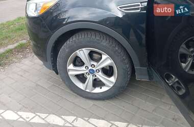 Внедорожник / Кроссовер Ford Escape 2012 в 
