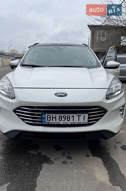 Внедорожник / Кроссовер Ford Escape 2019 в 