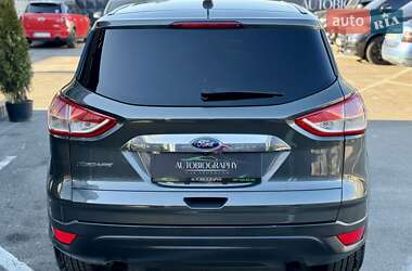 Внедорожник / Кроссовер Ford Escape 2015 в 