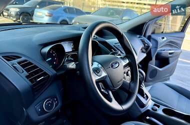 Внедорожник / Кроссовер Ford Escape 2015 в 