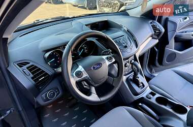 Внедорожник / Кроссовер Ford Escape 2015 в 