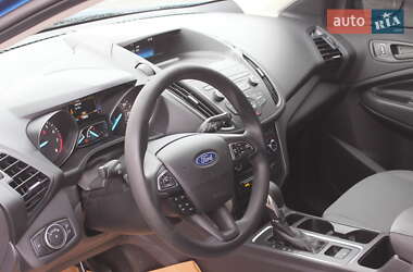 Позашляховик / Кросовер Ford Escape 2019 в 