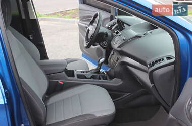Позашляховик / Кросовер Ford Escape 2019 в 