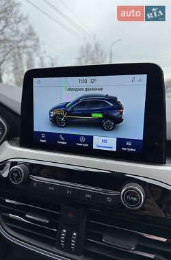 Внедорожник / Кроссовер Ford Escape 2021 в Киеве