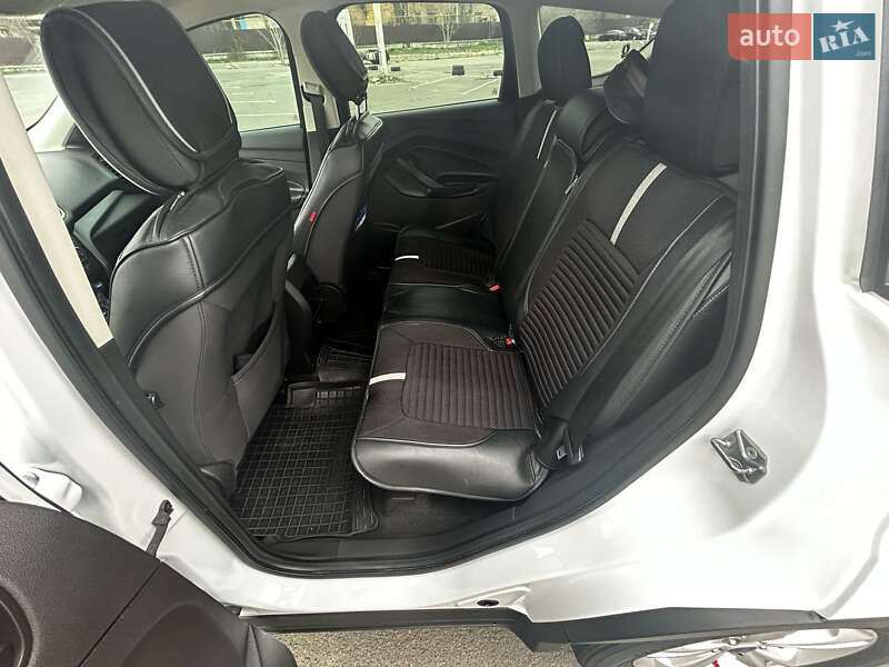 Внедорожник / Кроссовер Ford Escape 2017 в Одессе