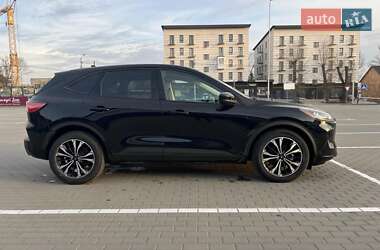 Внедорожник / Кроссовер Ford Escape 2021 в 
