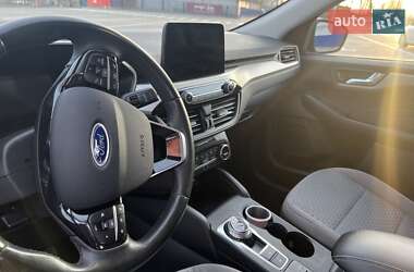 Внедорожник / Кроссовер Ford Escape 2021 в 