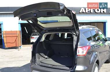 Внедорожник / Кроссовер Ford Escape 2015 в 