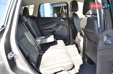Внедорожник / Кроссовер Ford Escape 2015 в 