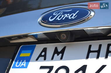Внедорожник / Кроссовер Ford Escape 2015 в 