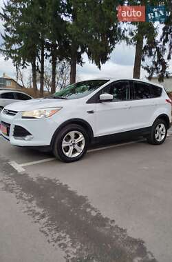 Внедорожник / Кроссовер Ford Escape 2016 в 
