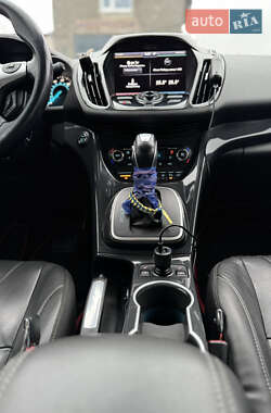Внедорожник / Кроссовер Ford Escape 2013 в 