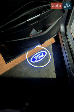 Внедорожник / Кроссовер Ford Escape 2013 в 