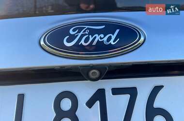 Внедорожник / Кроссовер Ford Escape 2015 в 