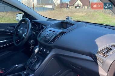 Внедорожник / Кроссовер Ford Escape 2015 в 