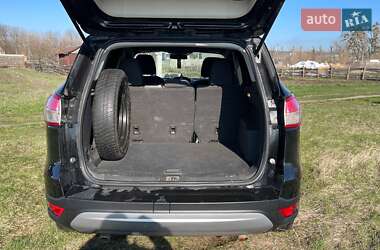 Внедорожник / Кроссовер Ford Escape 2015 в 