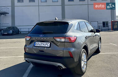 Внедорожник / Кроссовер Ford Escape 2022 в 