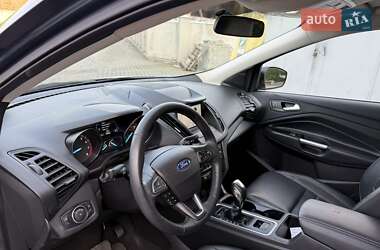 Позашляховик / Кросовер Ford Escape 2018 в 