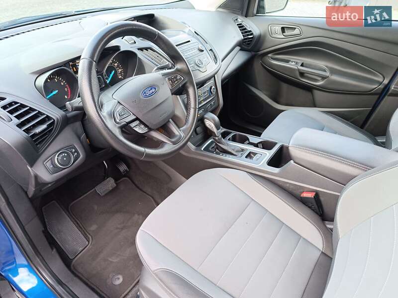 Внедорожник / Кроссовер Ford Escape 2016 в Львове