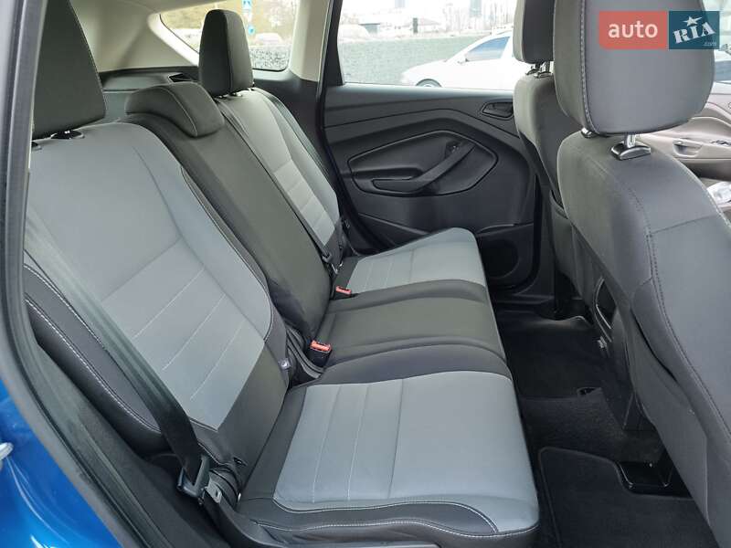 Внедорожник / Кроссовер Ford Escape 2016 в Львове