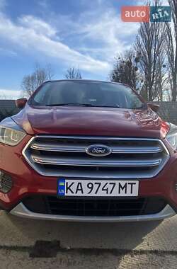 Внедорожник / Кроссовер Ford Escape 2018 в 